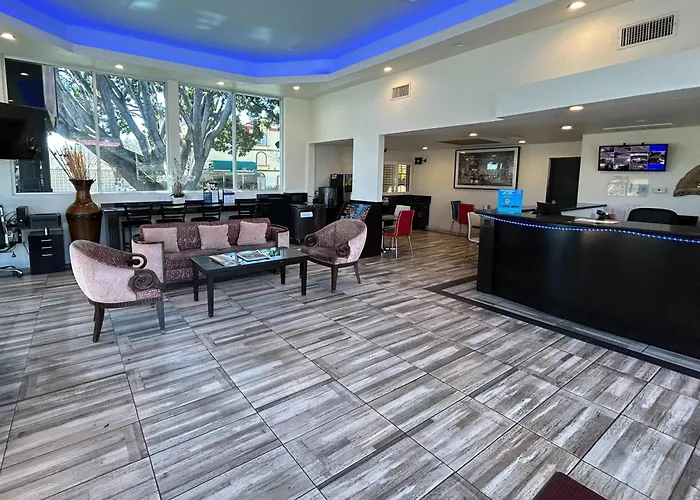 Super 8 by Wyndham Pasadena/La Area