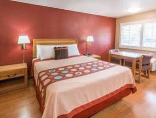 Hotel 6 Pasadena, Ca Old Town Area